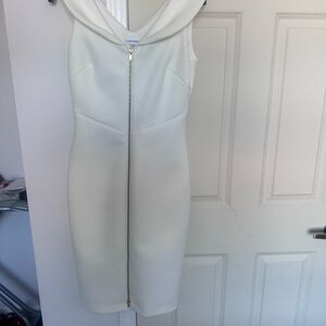 Beautiful Shift dress with front zipper. Calvin Klein. US SZ 6
